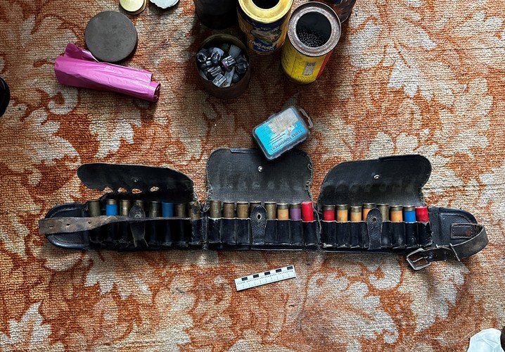 В Вяземском районе сотрудники полиции задержали подозреваемого в незаконном хранении боеприпасов